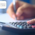 Es gasto necesario pago de suma por cláusula de no competición